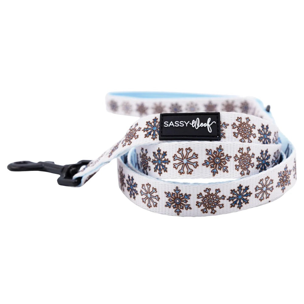Sassy Woof Dog Leash - Let It Bow